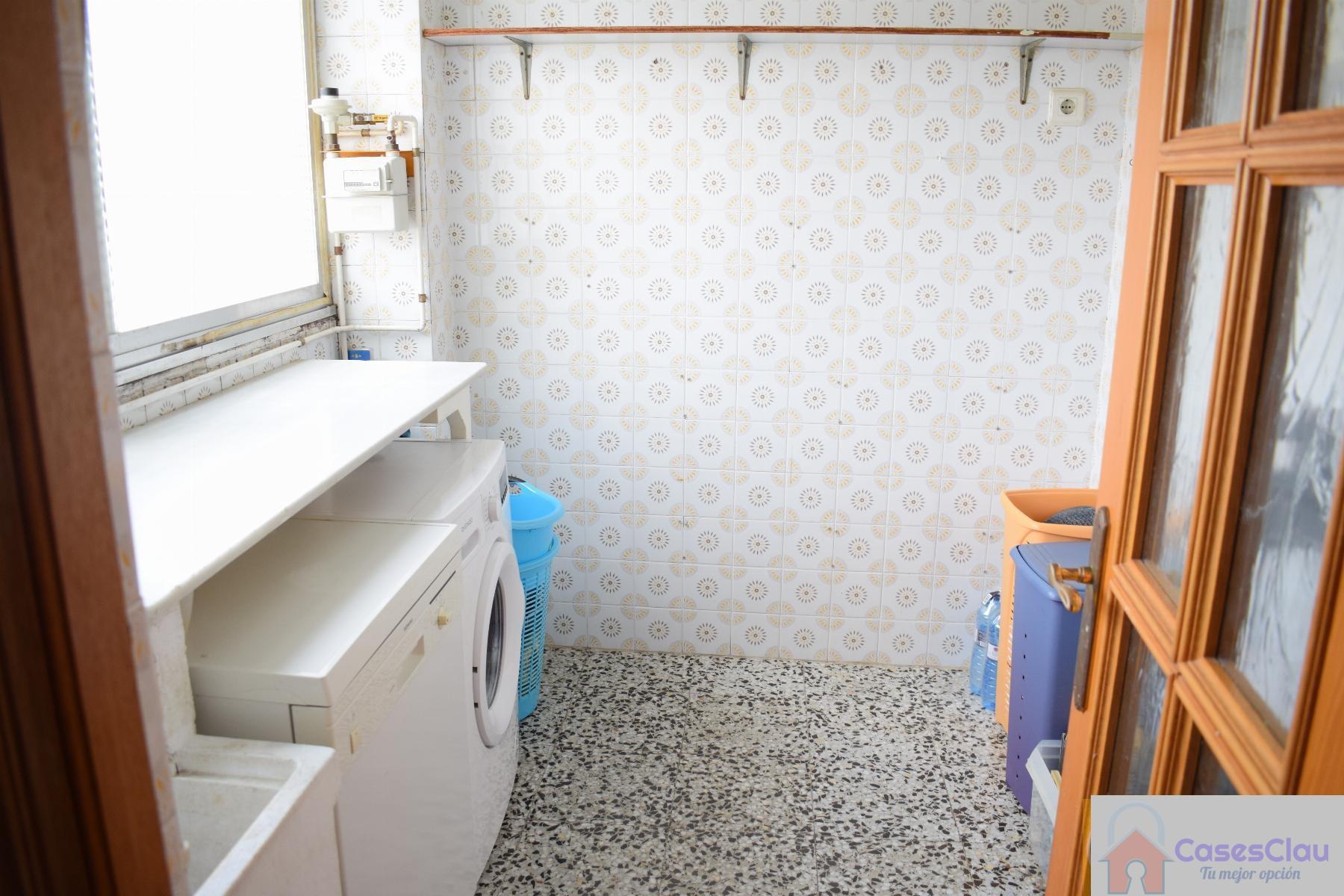 For sale of flat in Castellón