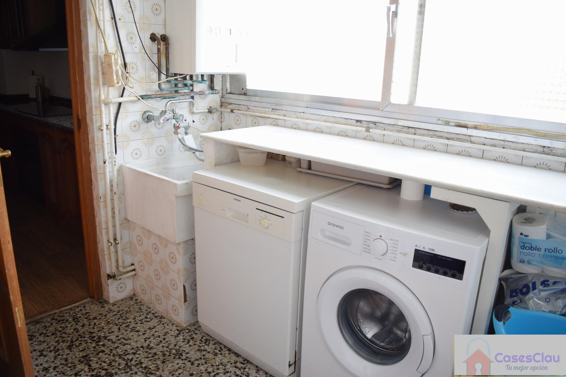 For sale of flat in Castellón