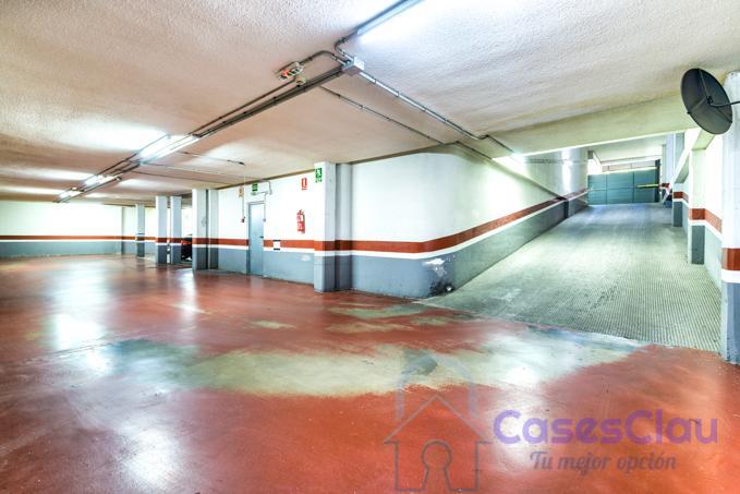For sale of garage in Castellón