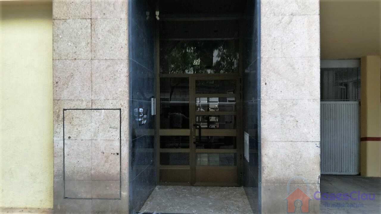 For sale of garage in Castellón