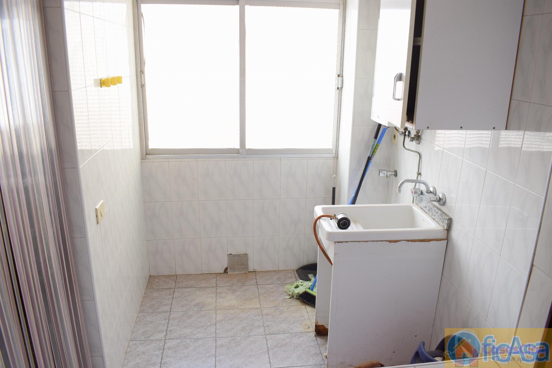 For sale of flat in Castellón