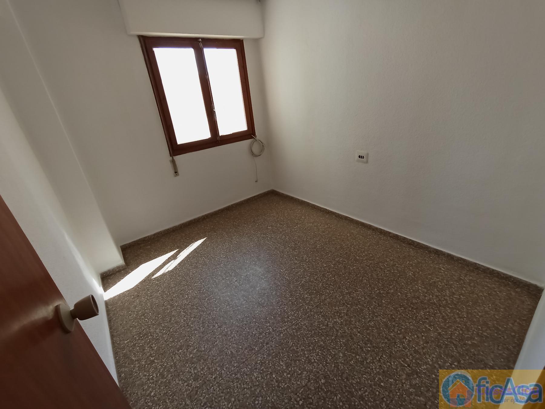 For sale of flat in Castellón