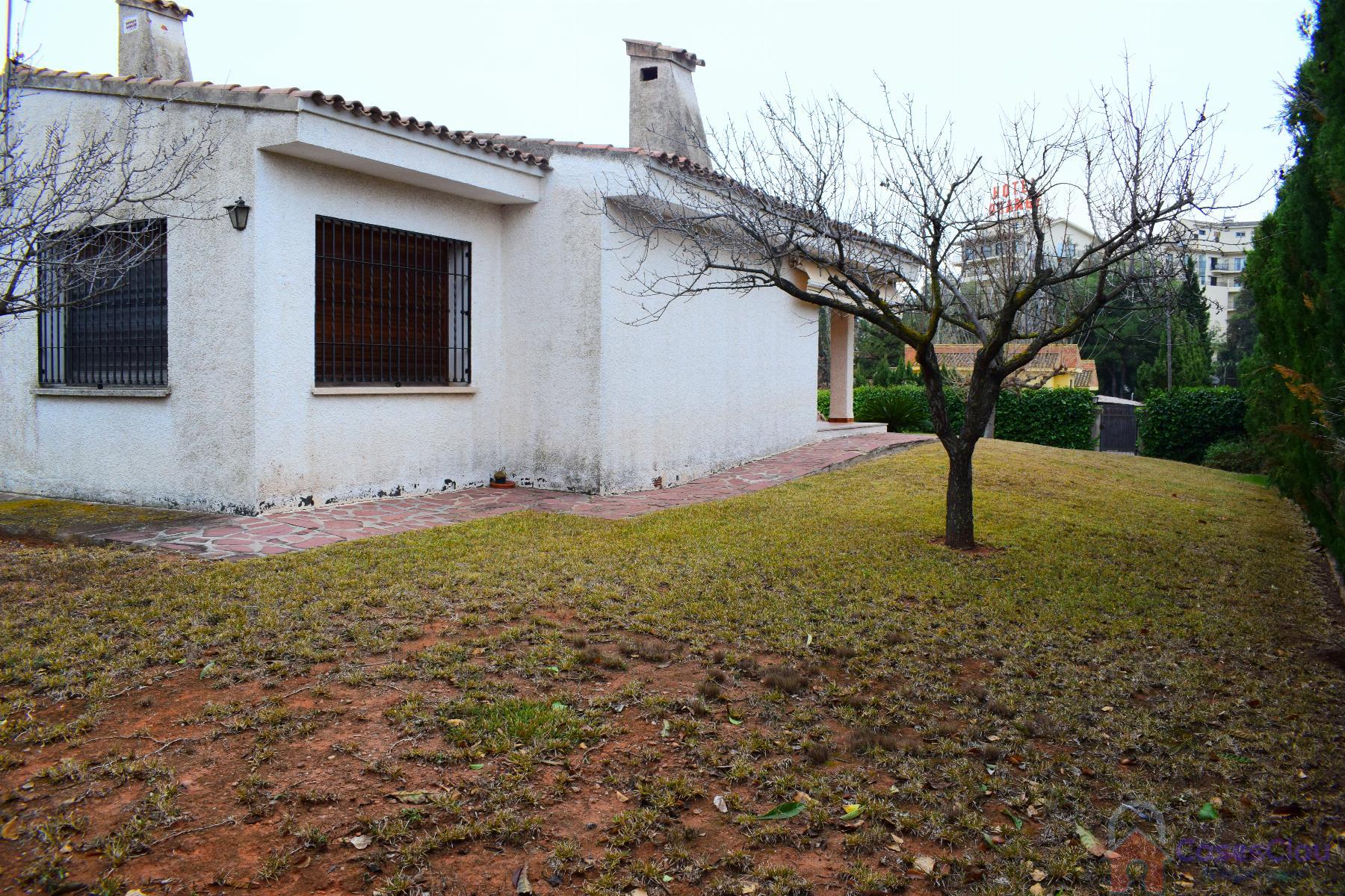 For sale of villa in Benicasim