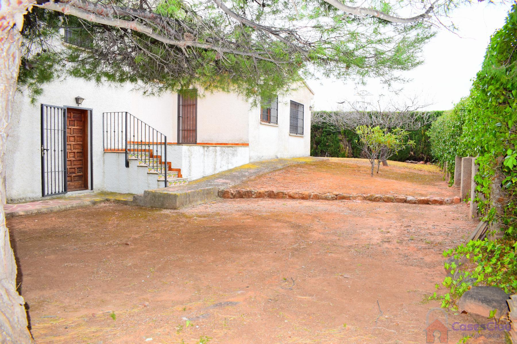 For sale of villa in Benicasim