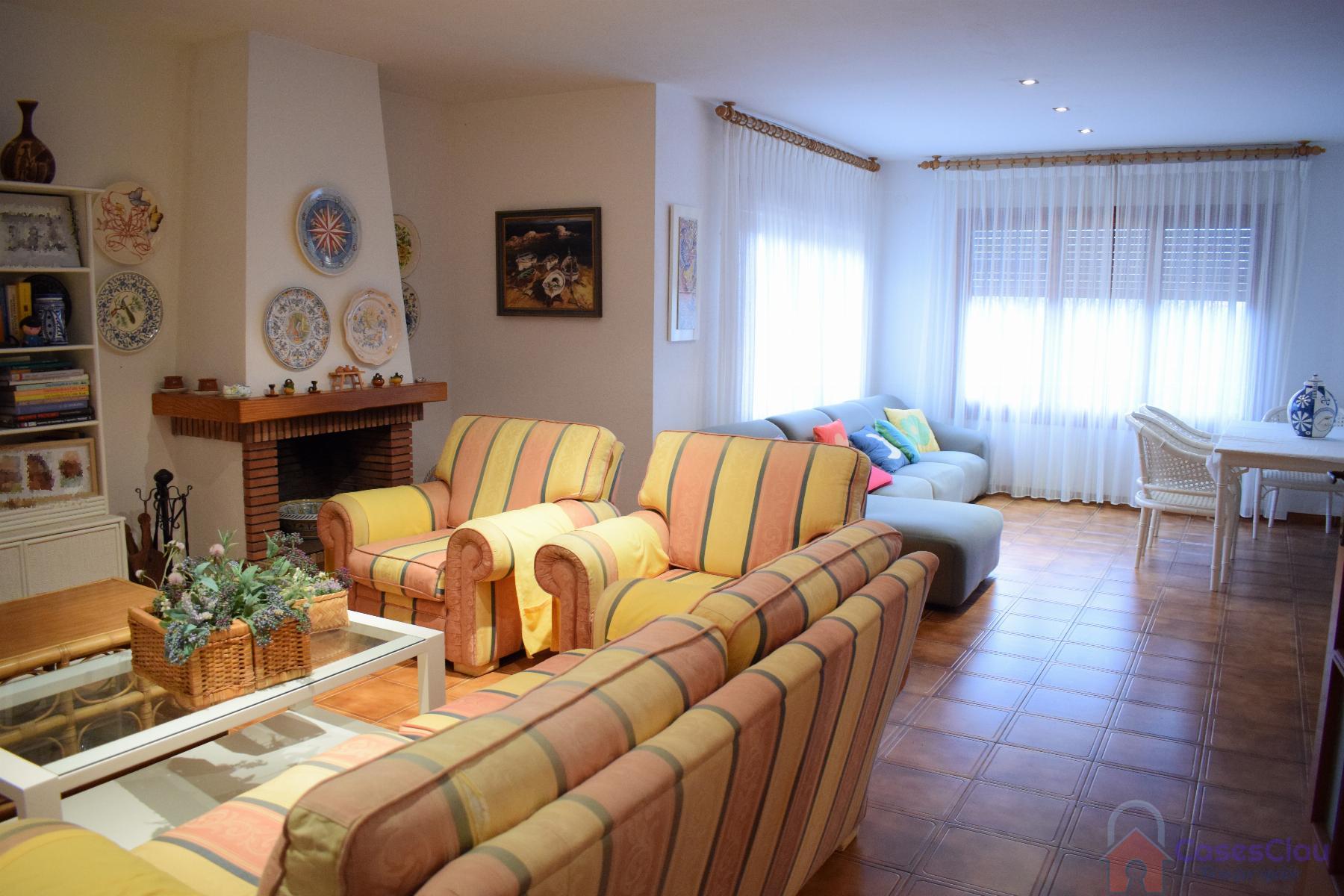 For sale of villa in Benicasim