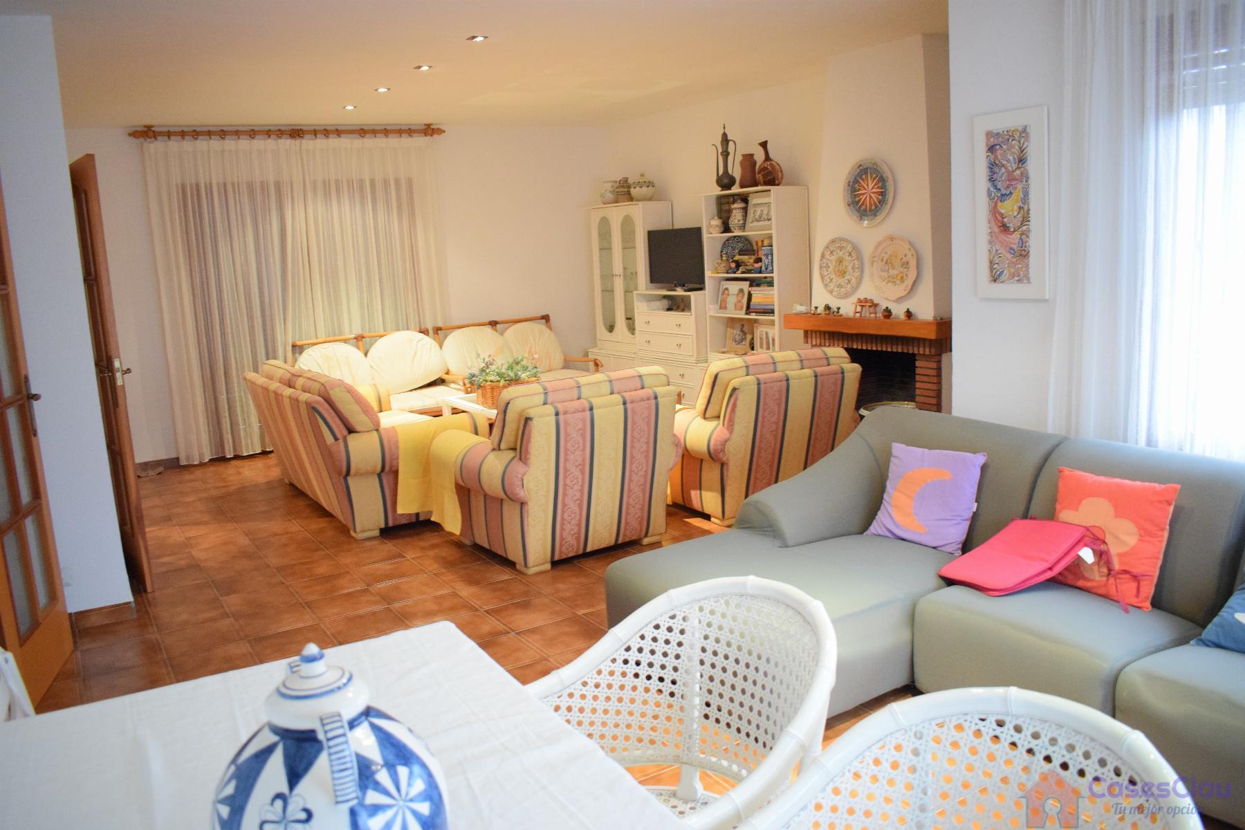 For sale of villa in Benicasim
