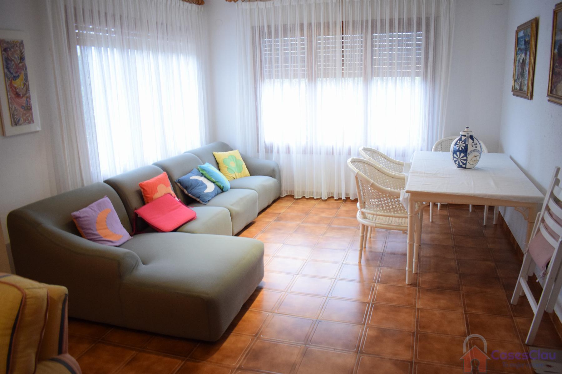 For sale of villa in Benicasim