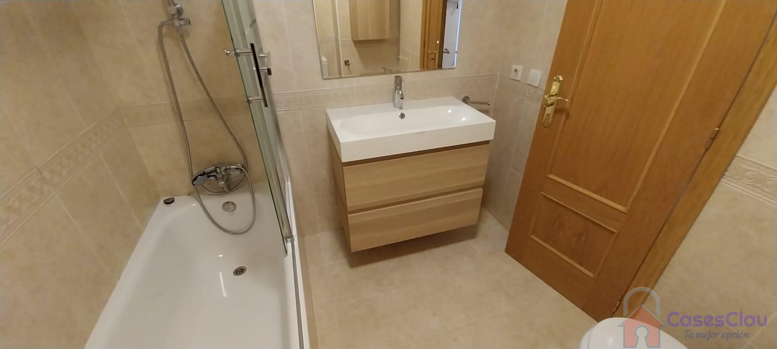For sale of flat in Castellón