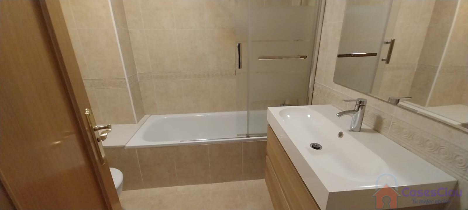 For sale of flat in Castellón