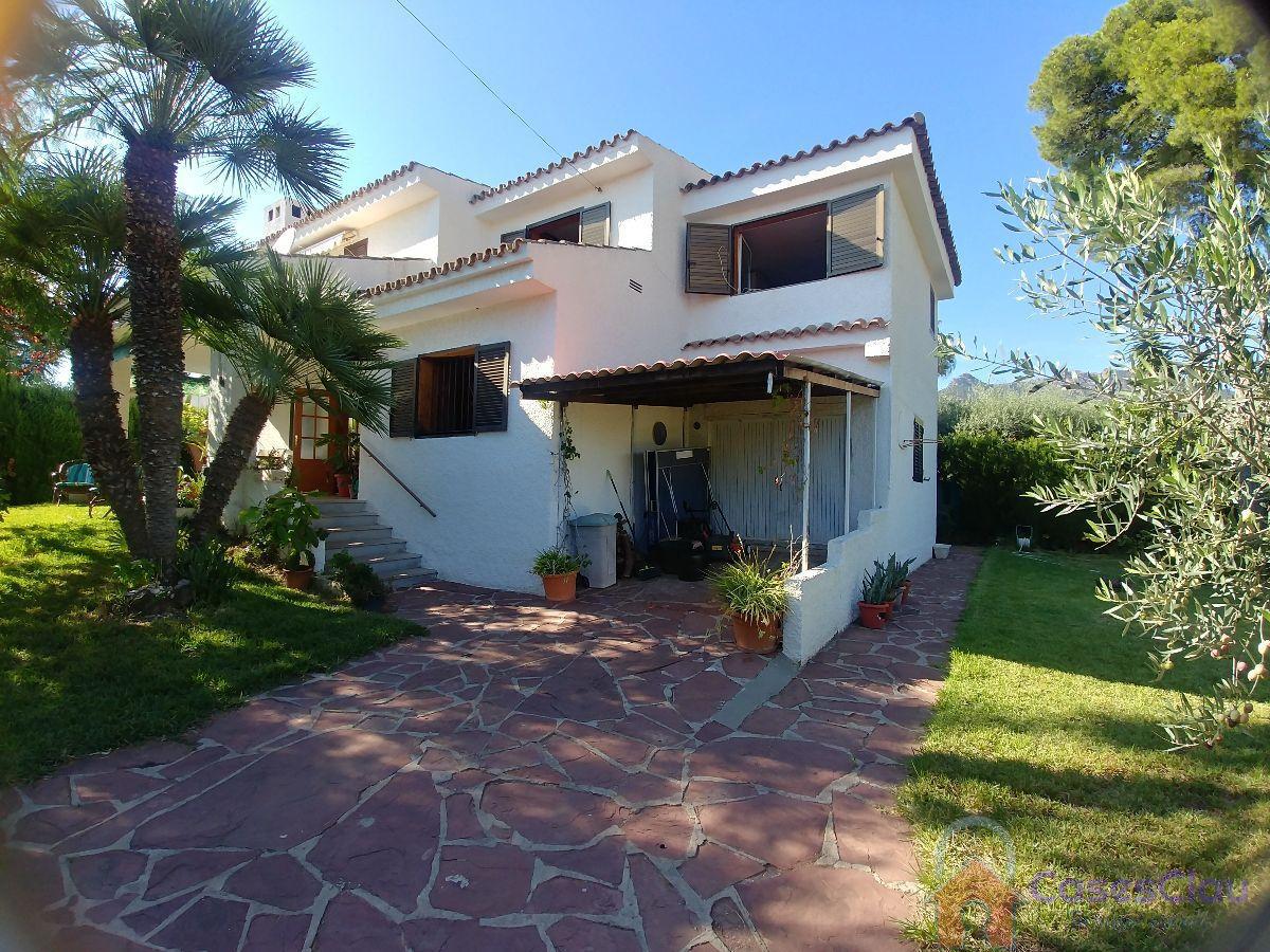 For sale of chalet in Benicasim