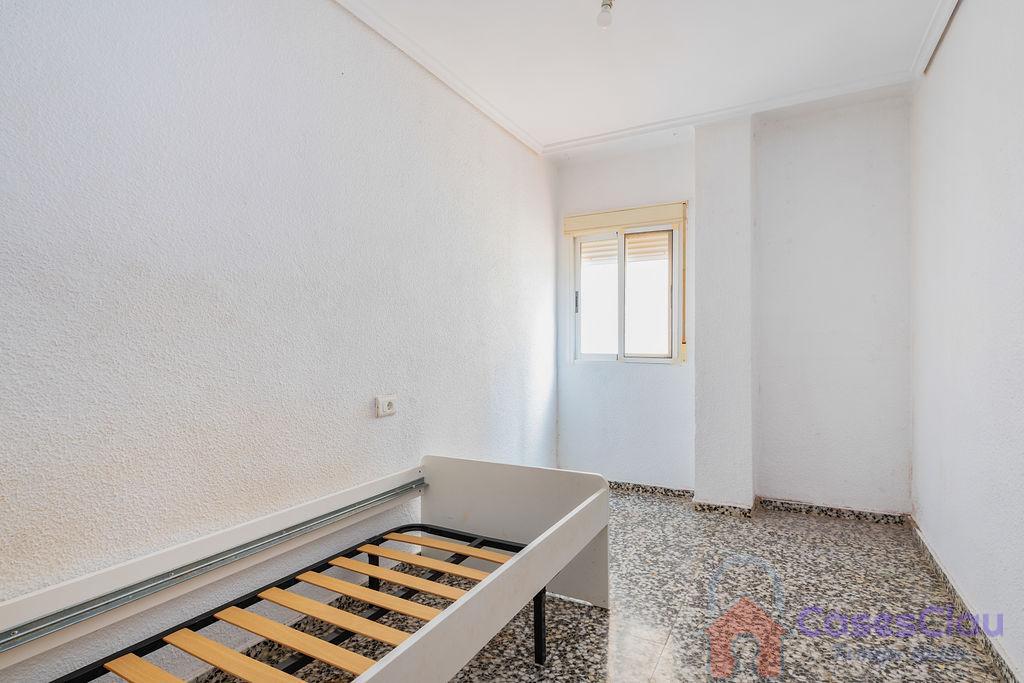 For sale of flat in Castellón