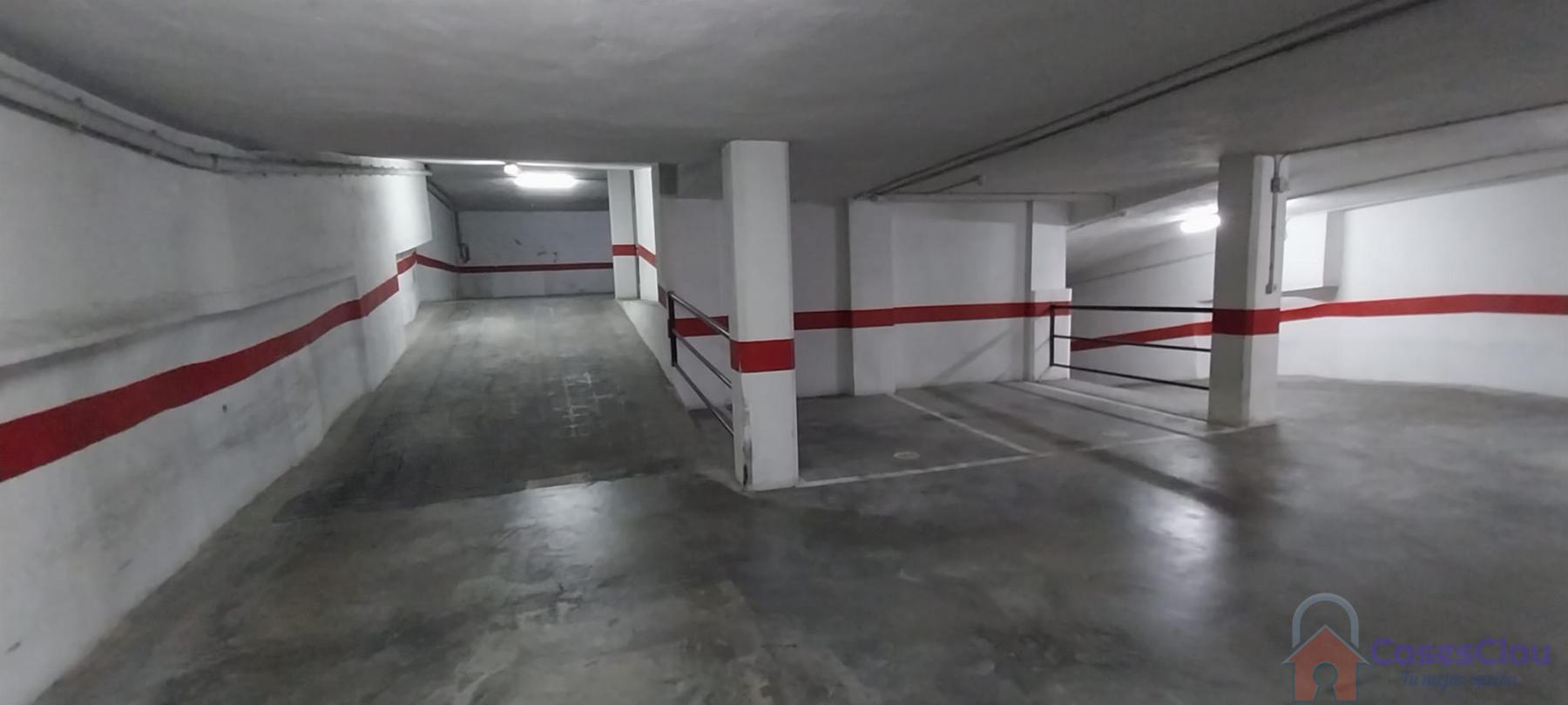 For sale of garage in Castellón