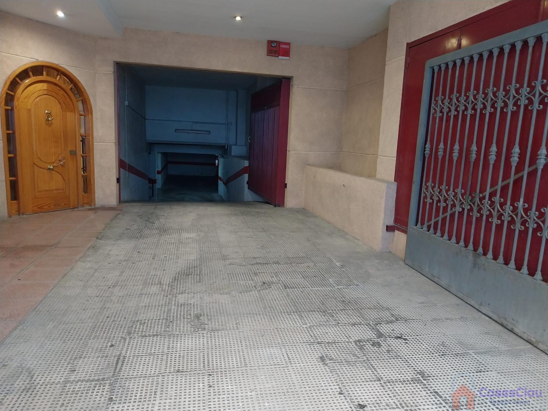 For sale of garage in Castellón