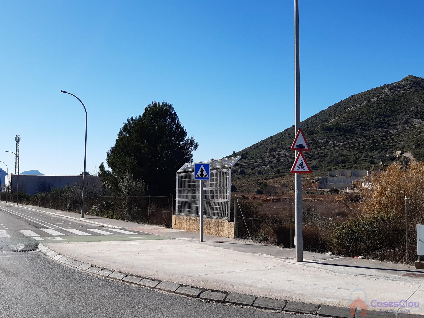 For sale of land in Cabanes