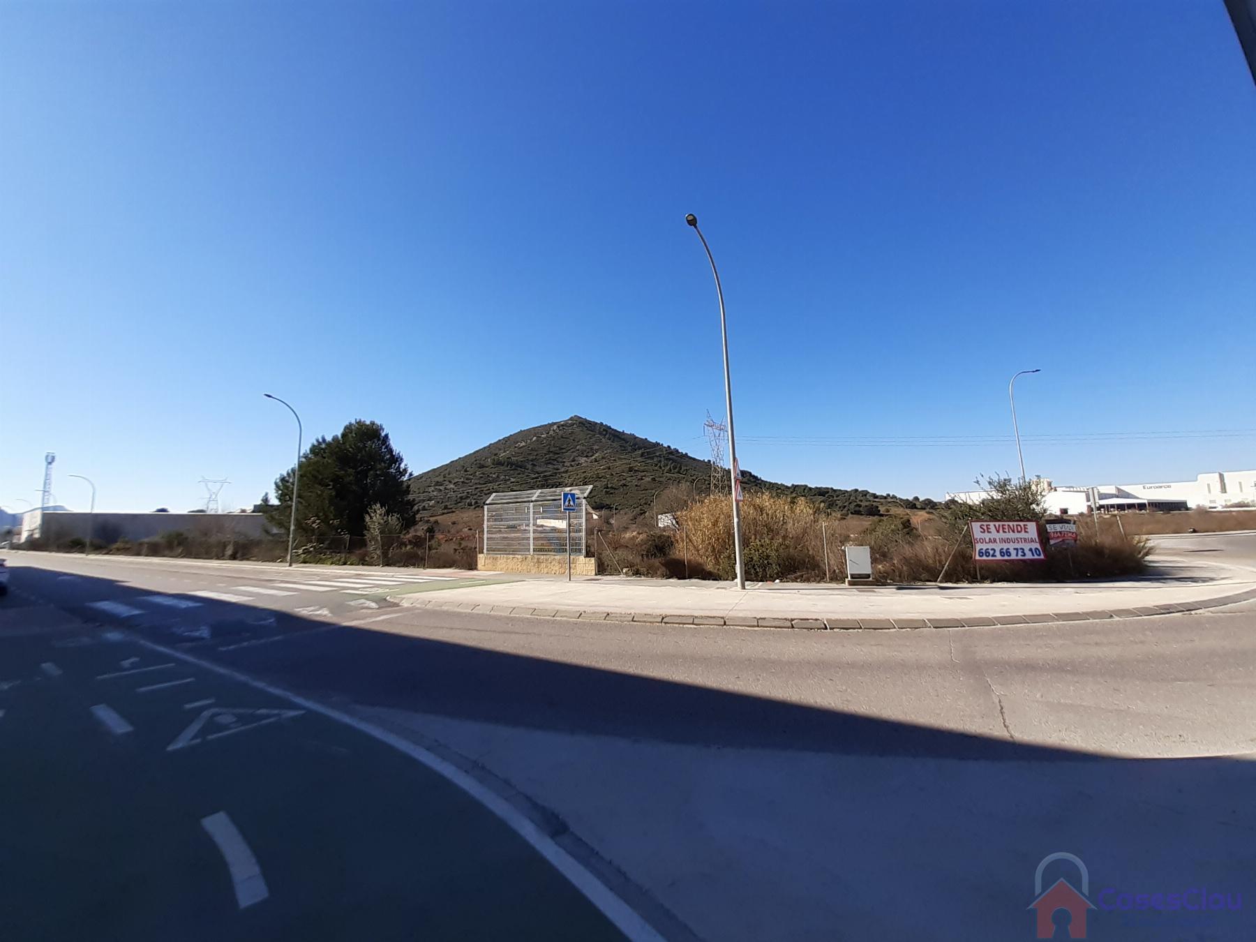 For sale of land in Cabanes
