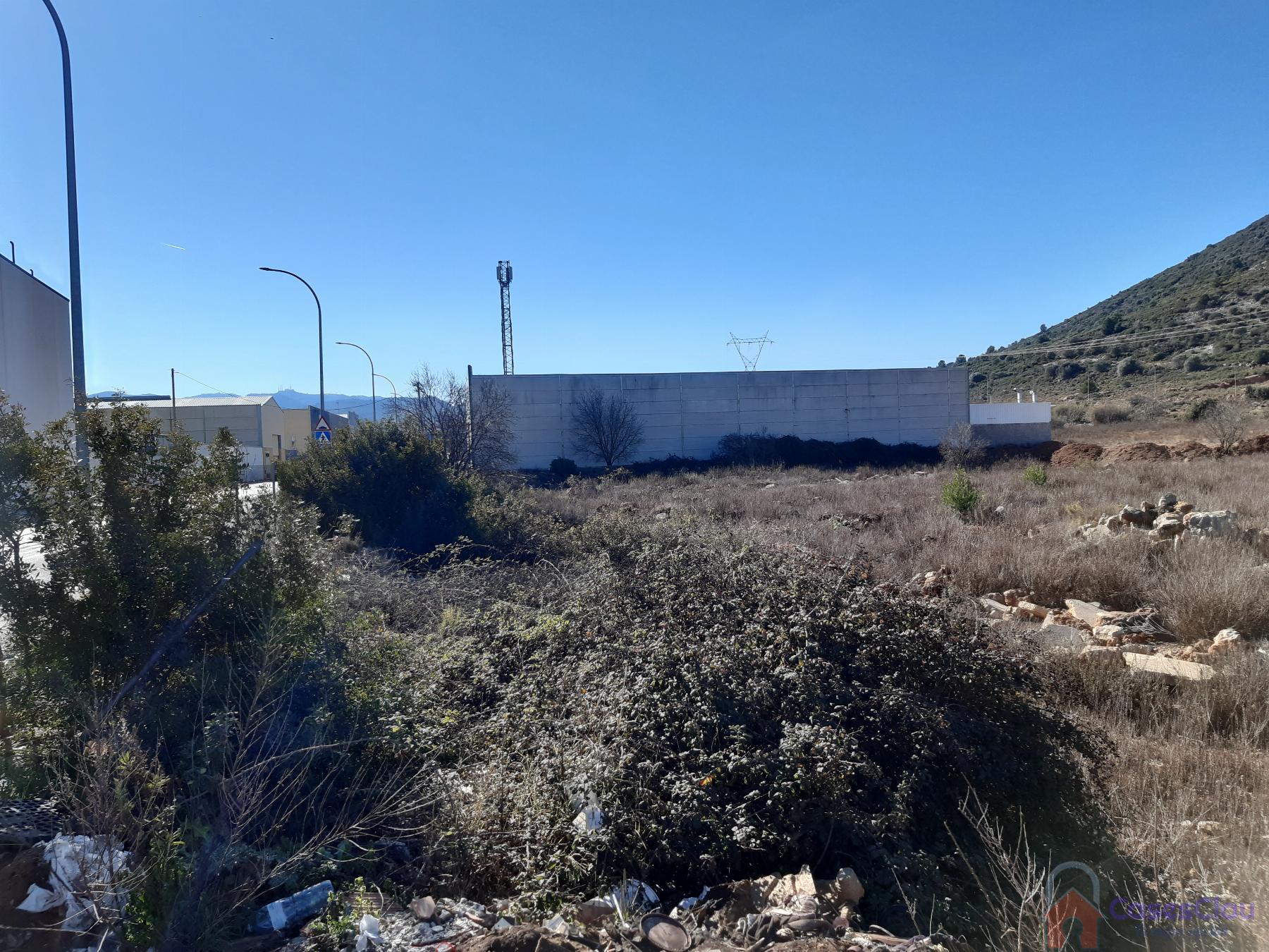 For sale of land in Cabanes