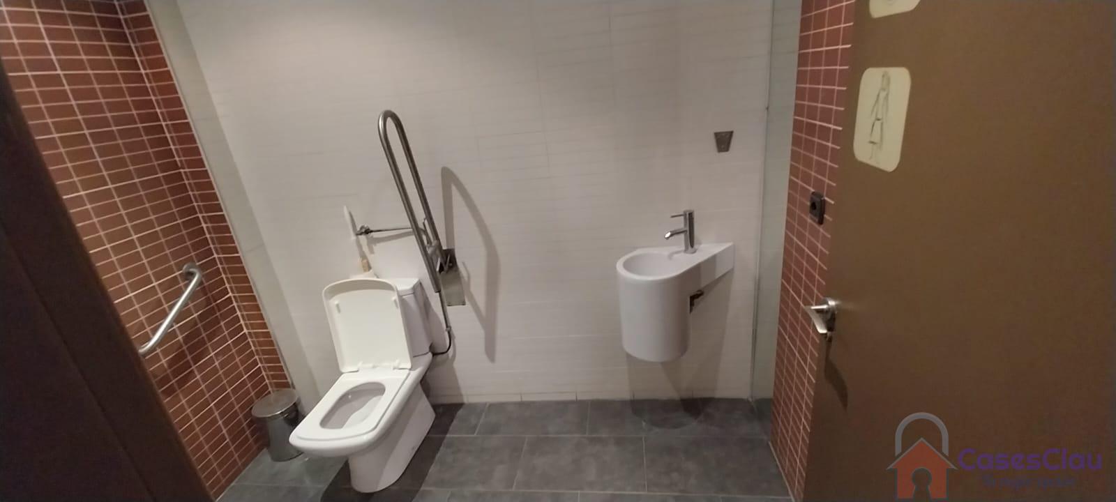 For rent of commercial in Almazora