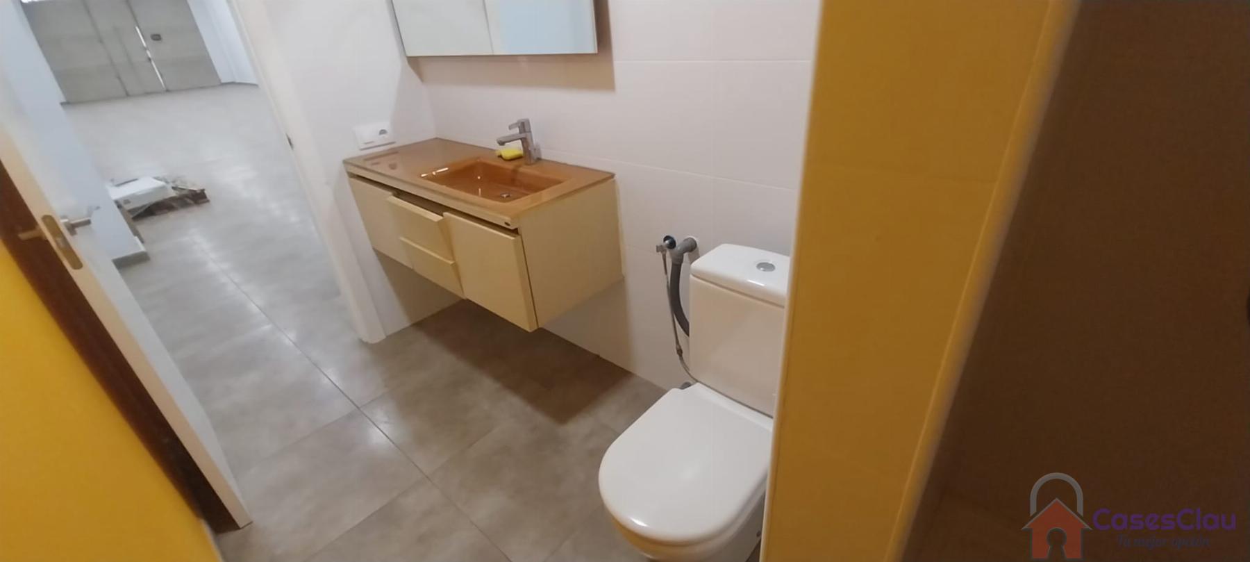 For rent of commercial in Castellón