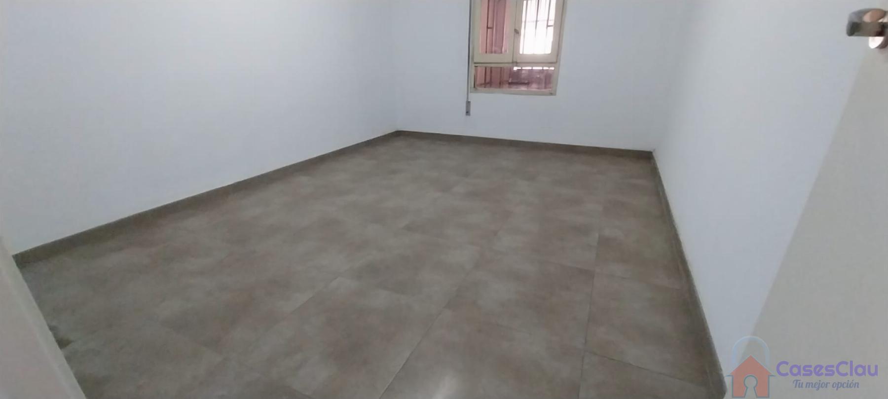For rent of commercial in Castellón