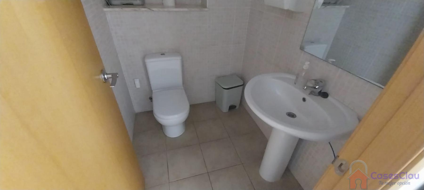 For rent of office in Valencia