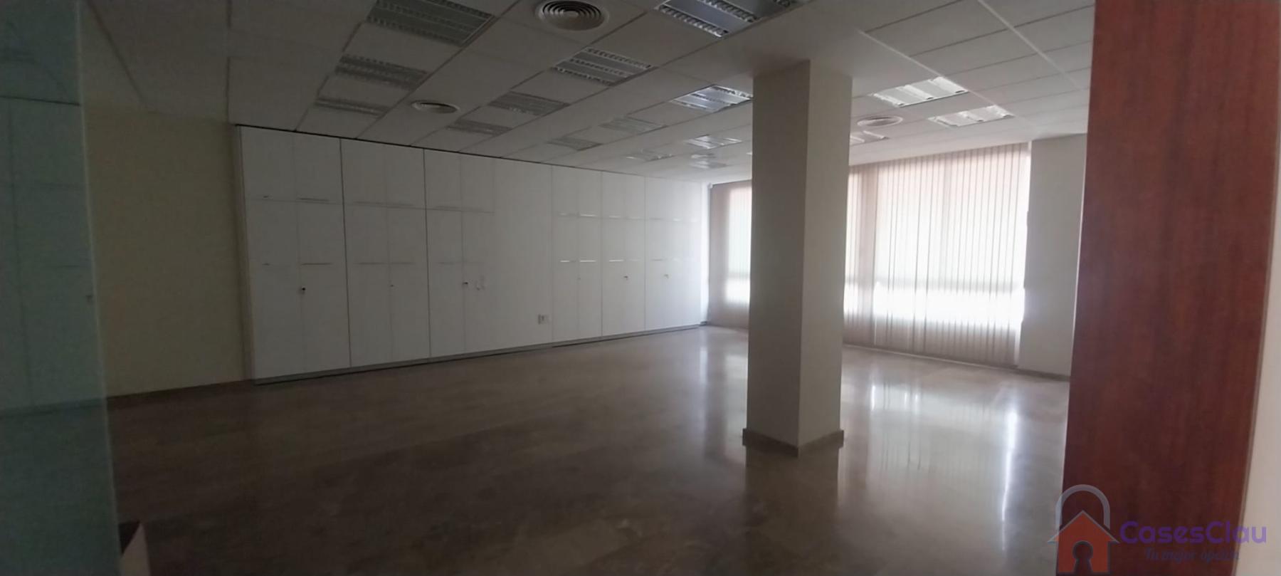 For rent of office in Valencia