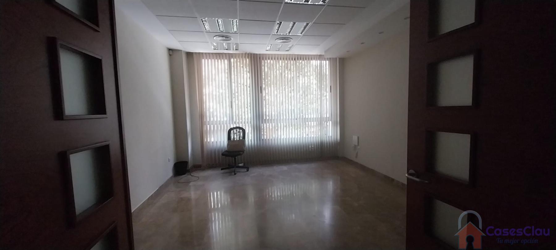 For rent of office in Valencia