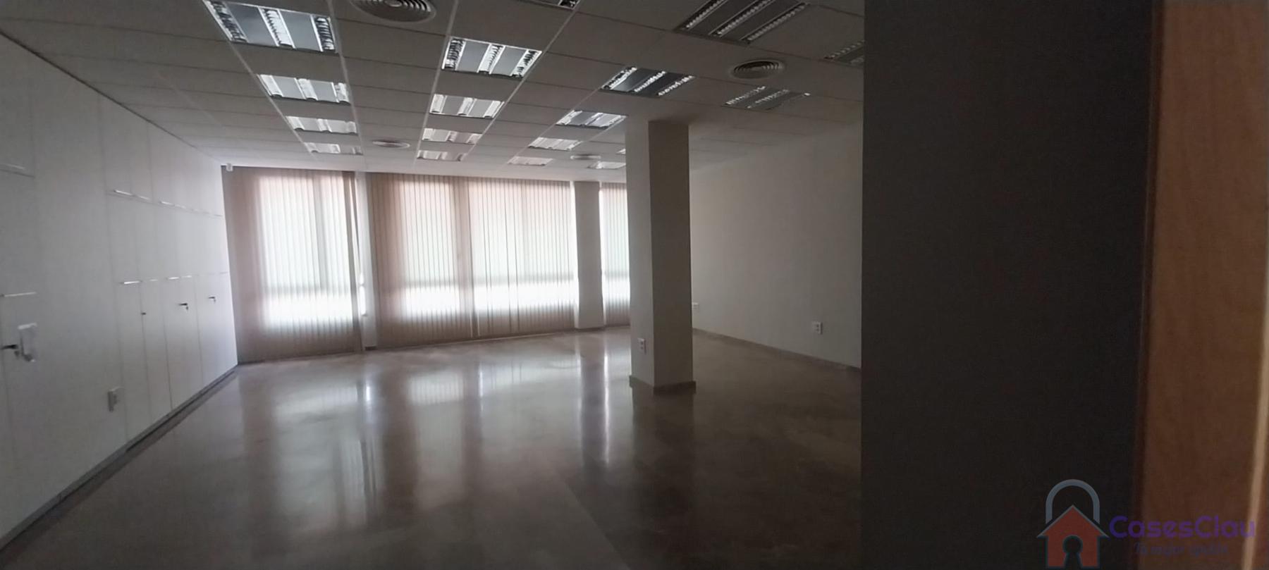 For rent of office in Valencia