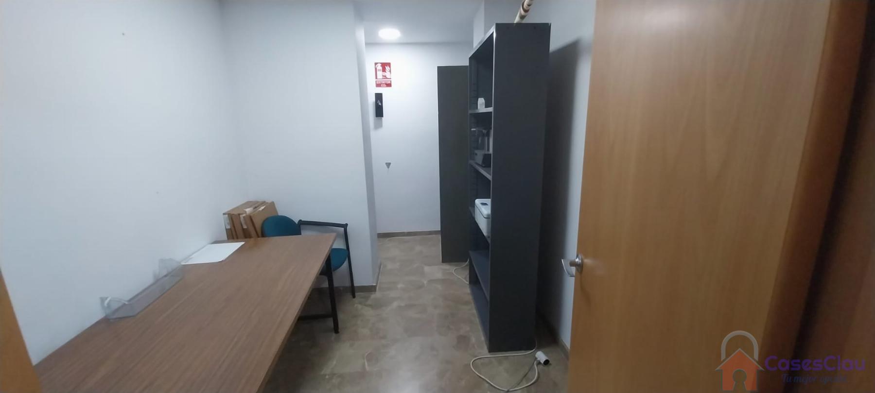 For rent of office in Valencia