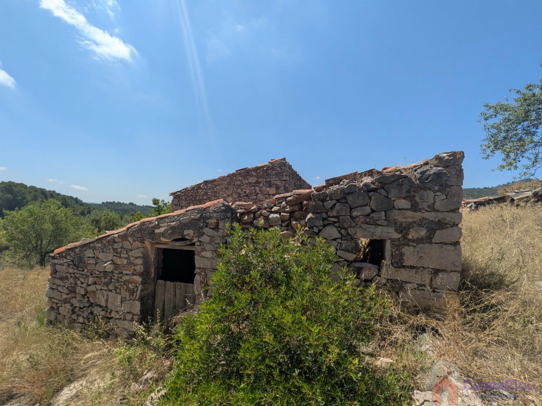 Venta de finca rústica en Sierra Engarcerán