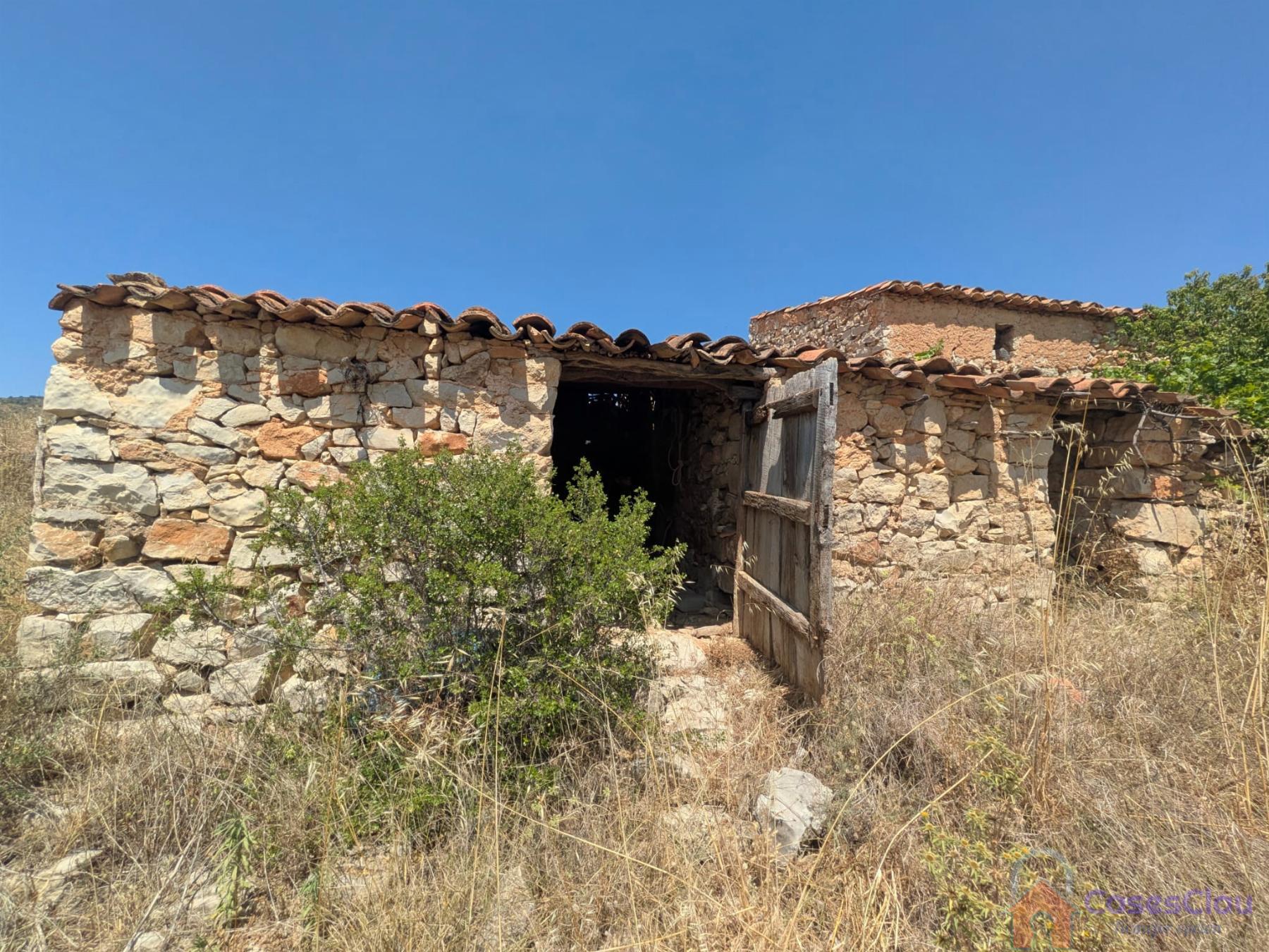 Venta de finca rústica en Sierra Engarcerán