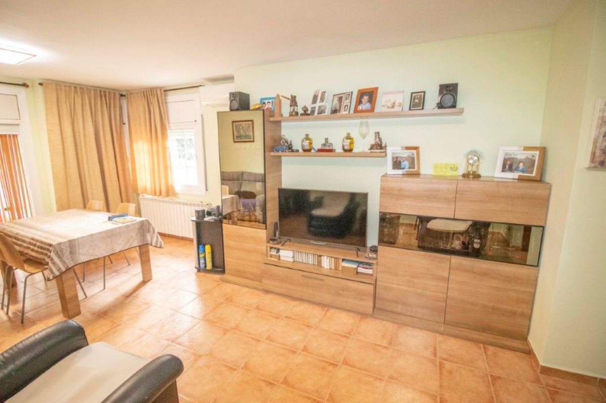 Venta de planta baja en Coma - Ruga