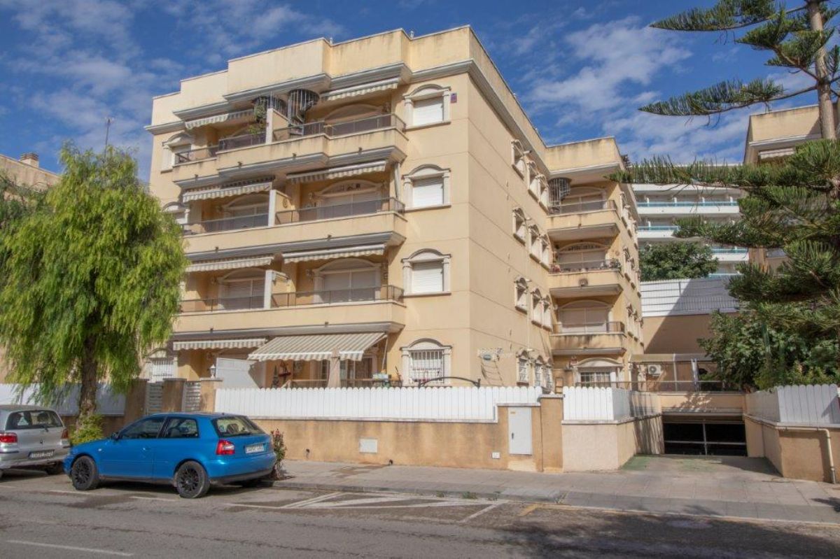 Venta de planta baja en Coma - Ruga