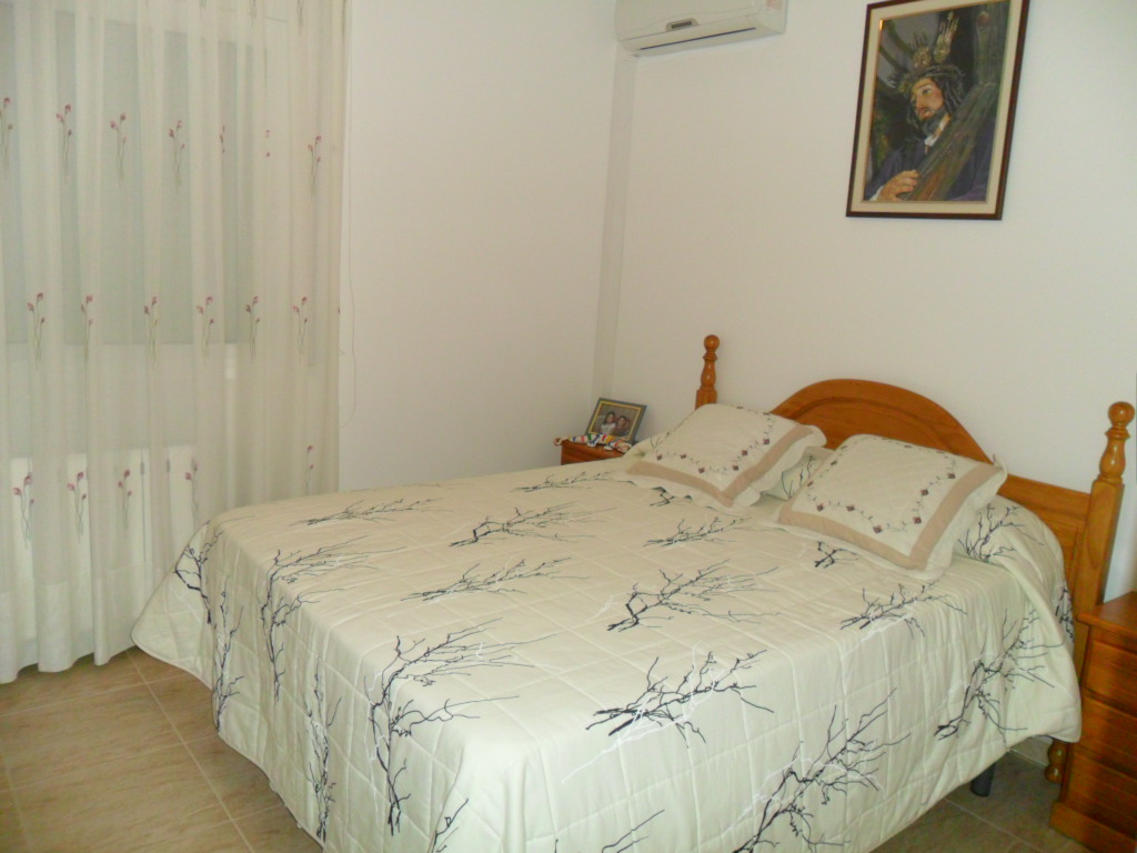 For sale of house in Coma - Ruga