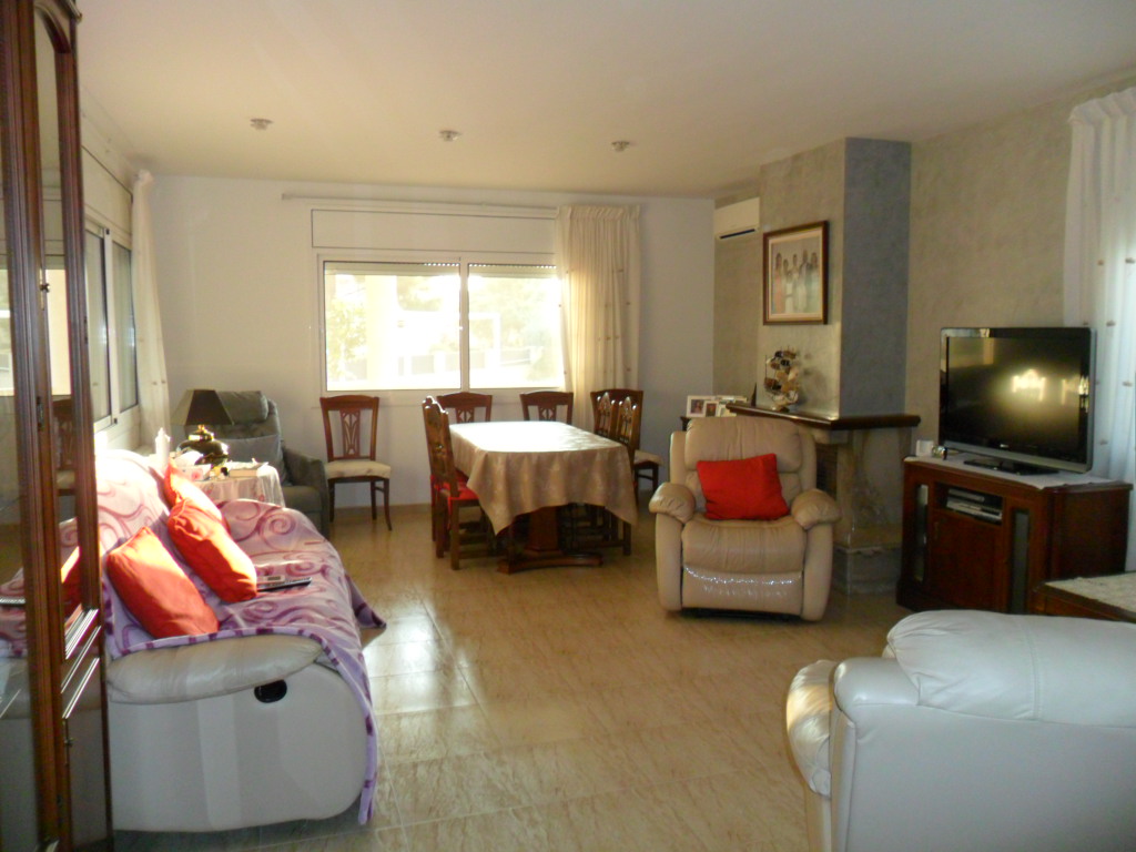 For sale of house in Coma - Ruga