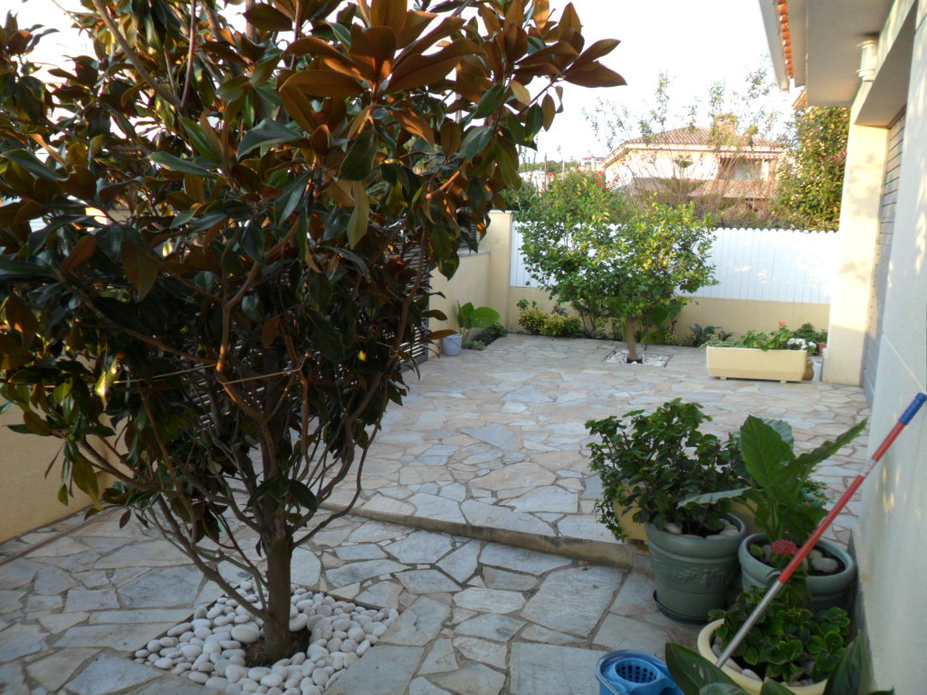For sale of house in Coma - Ruga