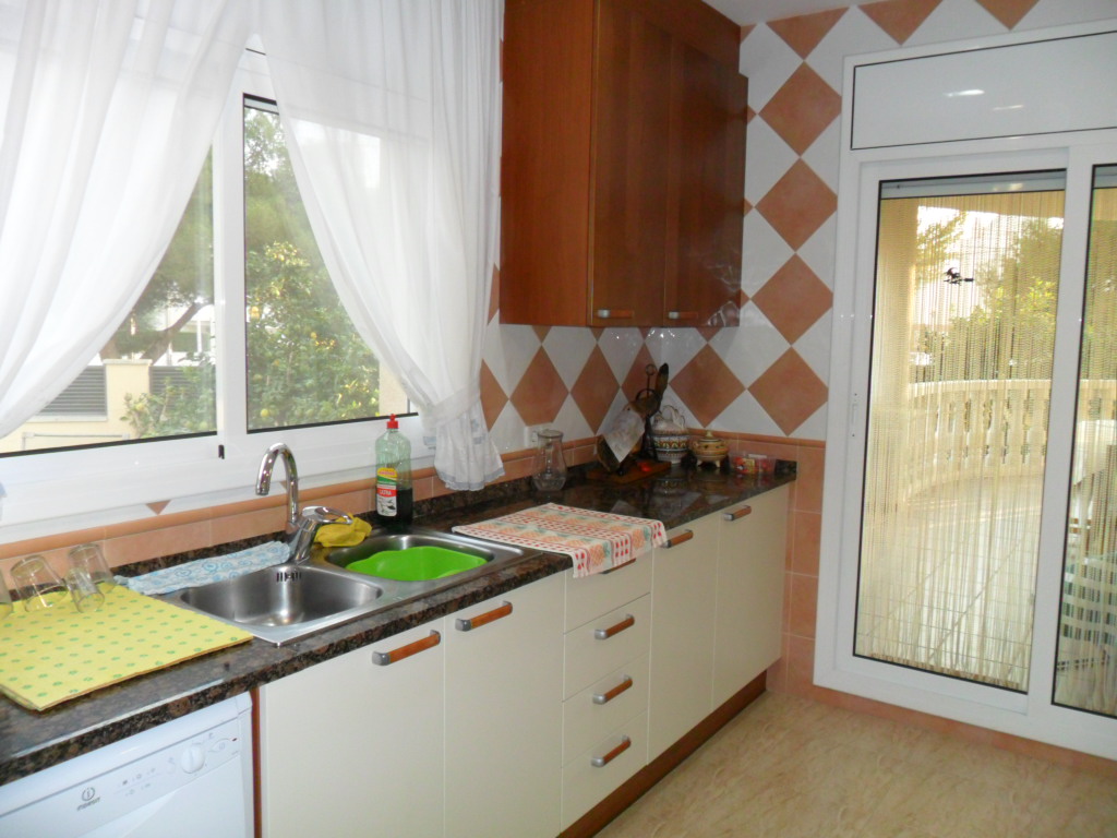 For sale of house in Coma - Ruga