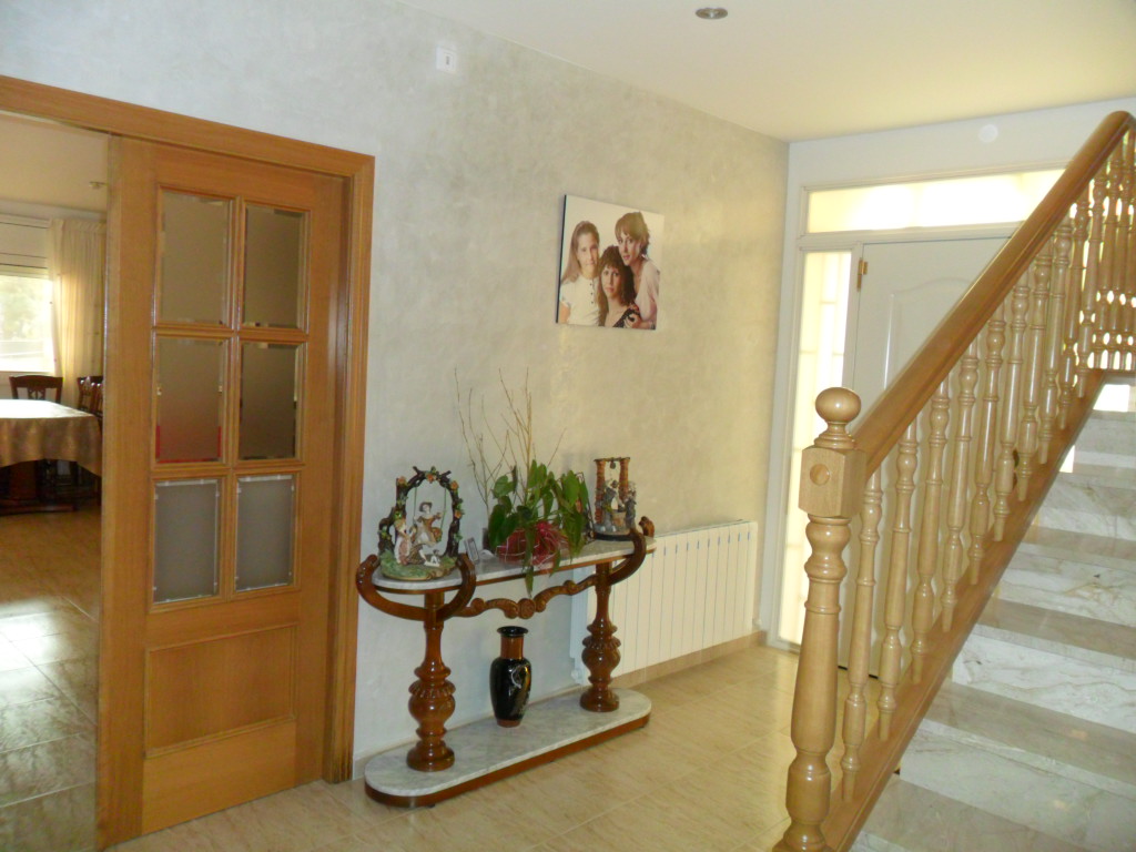 For sale of house in Coma - Ruga