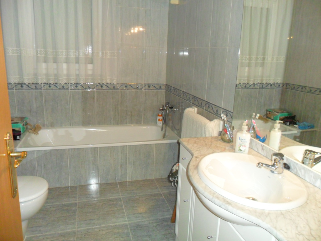 For sale of house in Coma - Ruga