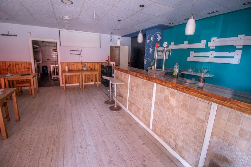 Venda de local comercial a Coma - Ruga