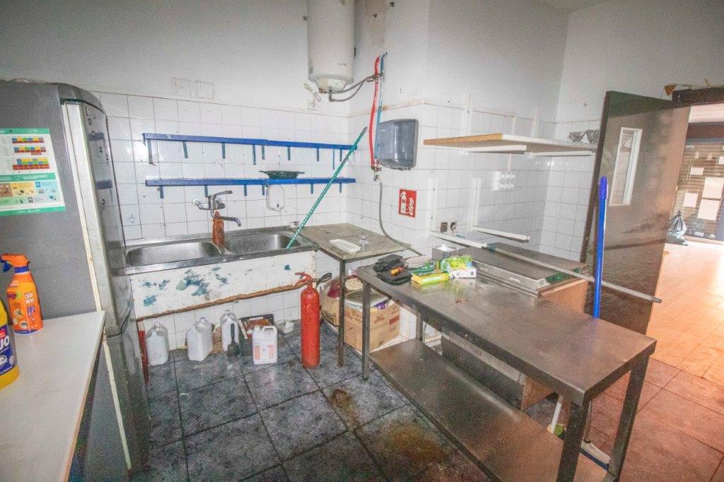 Venda de local comercial a Coma - Ruga