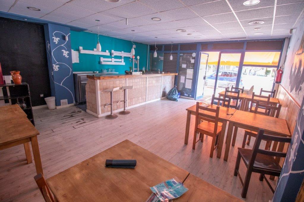 Venda de local comercial a Coma - Ruga