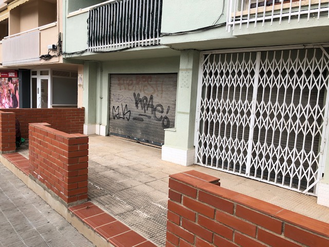 For sale of commercial in Coma - Ruga