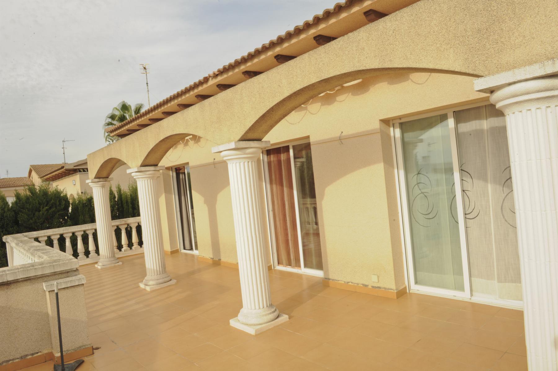 For sale of house in Coma - Ruga