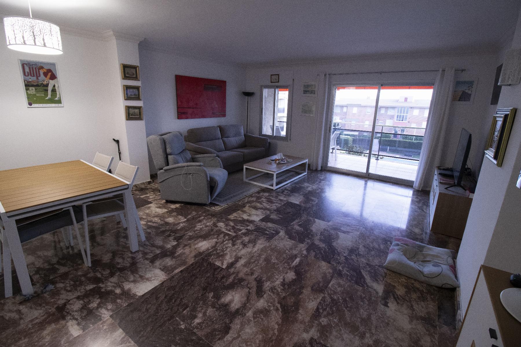 For sale of apartment in Coma - Ruga