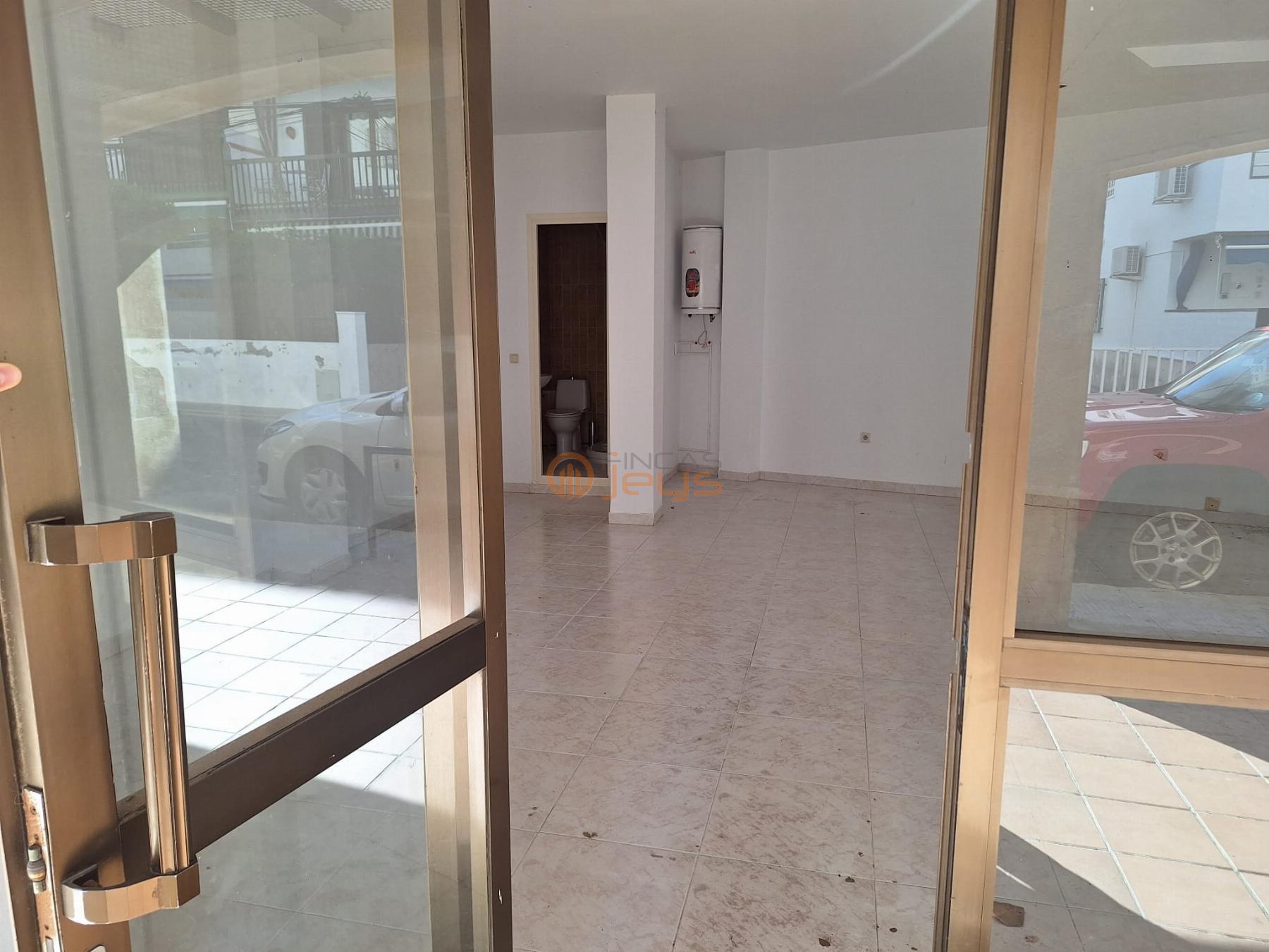 Venta de local en Coma - Ruga