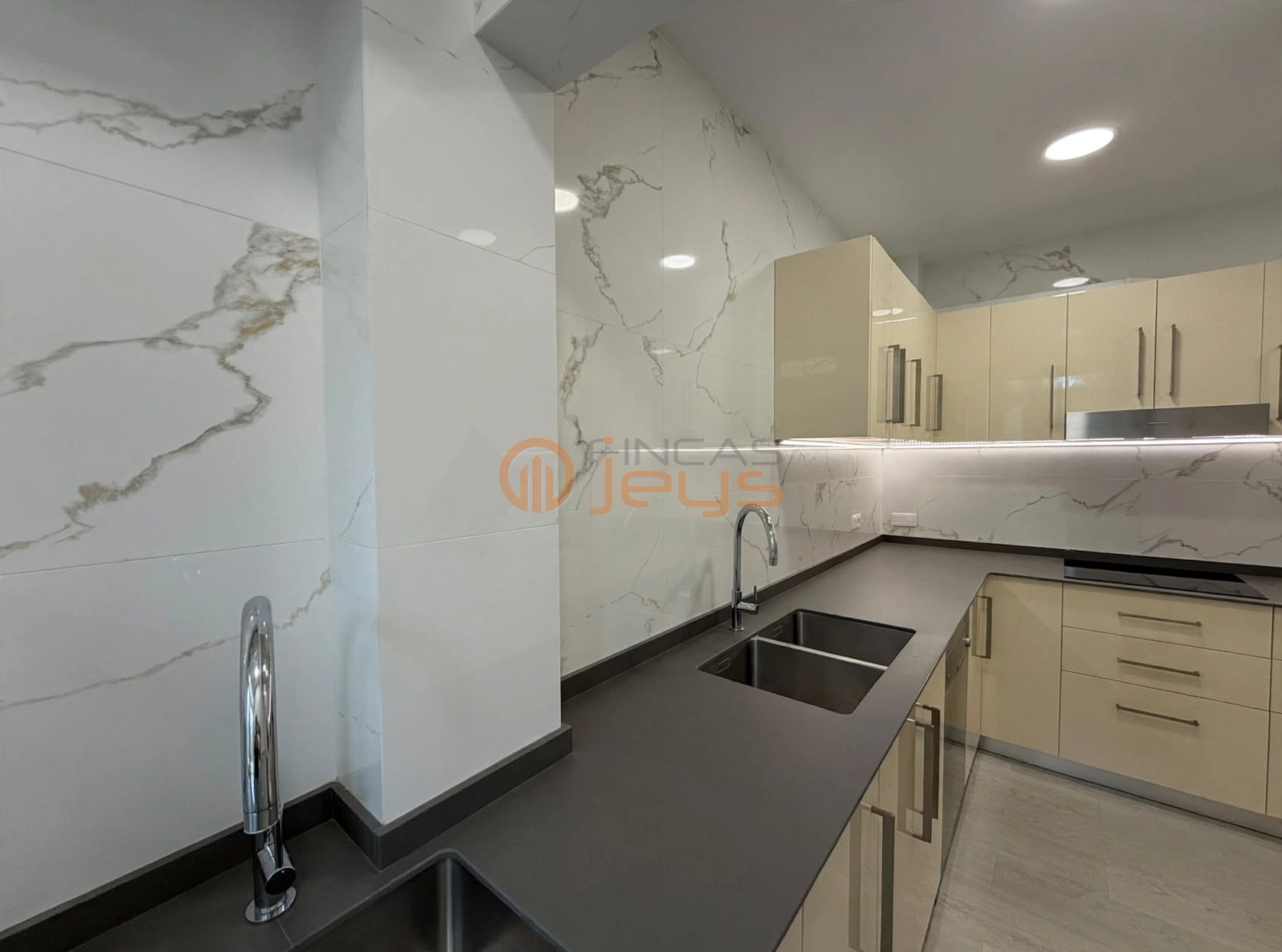 Venta de apartamento en Coma - Ruga