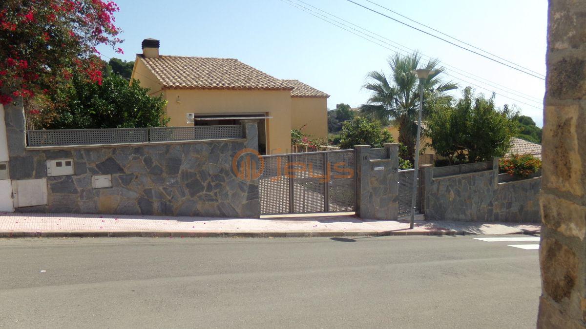 For sale of house in Coma - Ruga