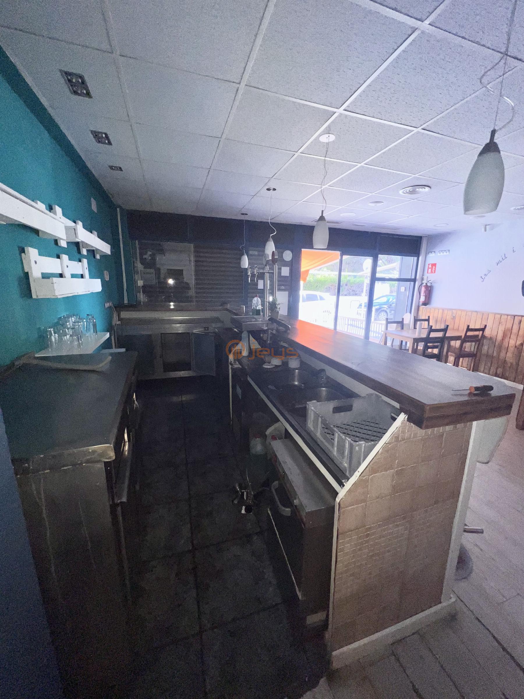 For sale of commercial in Coma - Ruga