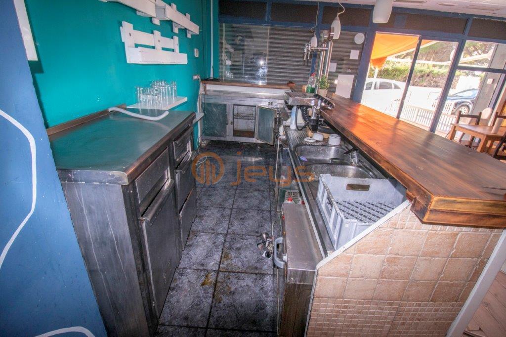 For sale of commercial in Coma - Ruga