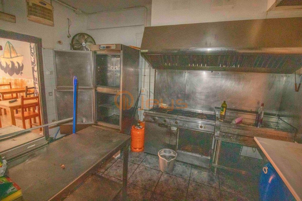 For sale of commercial in Coma - Ruga